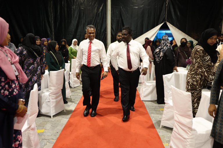 ކައުންސިލުގެ ޖަލްސާ ކުރިއަށްނުގެންދެވީ ކޯރަމް ހަމަވިފަހުން: ޑެޕިއުޓީ މޭޔަރ