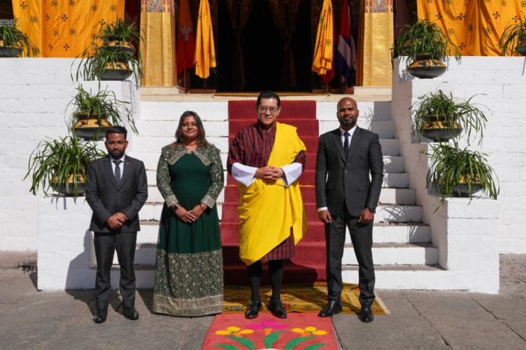 ބޫޓާނަށް ކަނޑައެޅުއްވި ނޮން-ރެޒިޑަންޓް ސަފީރު ފަތްކޮޅު އަރުވައިފި