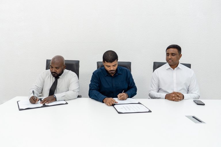 ހޯރަފުށި ބިން ހިއްކުމާއި ގޮނޑުދޮށް ހިމާޔަތްކުރުމުގެ މަސައްކަތް އެމްޓީސީސީއާ ހަވާލުކޮށްފި