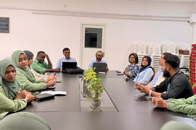 މާލޭ ސިޓީ ގްރޫޕް އޮފް ހޮސްޕިޓަލްސްގެ އޮޕަރޭޝަން ދާއިރާގެ ޓީމެއް ފުވައްމުލަކަށް