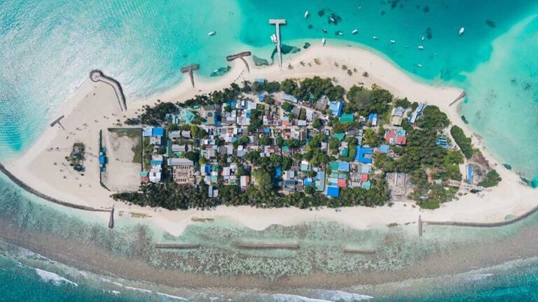 ވ. ފުލިދޫގައި ކުރިއަށްދިޔަ މޫދު ކުލާހެއްގެ ތެރެއިން ހާލުދެރަވި އަންހެނަކު ނިޔާވެއްޖެ
