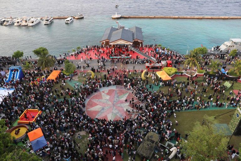 ސިފައިންނާއި ފުލުހުން އަދި ސަރުކާރު ކުންފުނިތައް ގުޅިގެން ކުލަގަދަކޮށް ބޮޑު ޢީދު ފާހަގަކުރަނީ