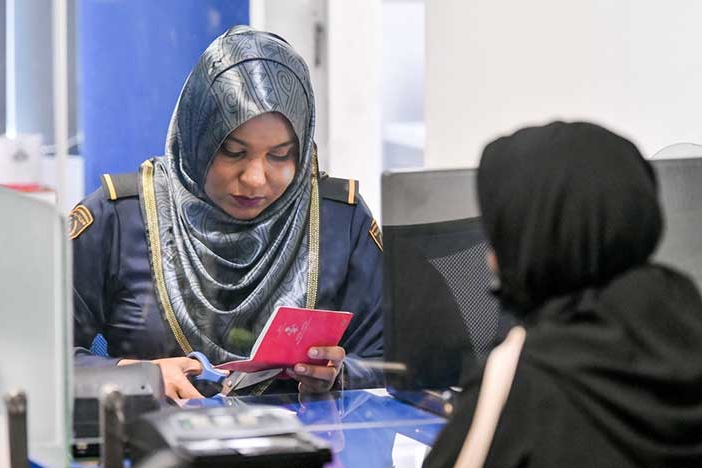 ސްޓޮކް ލަސްވުމާ ގުޅިގެން އިލެކްޓްރޯނިކް ޕާސްޕޯޓު ދޫކުރުން އިމިގްރޭޝަނުން މެދުކަނޑާލައިފި