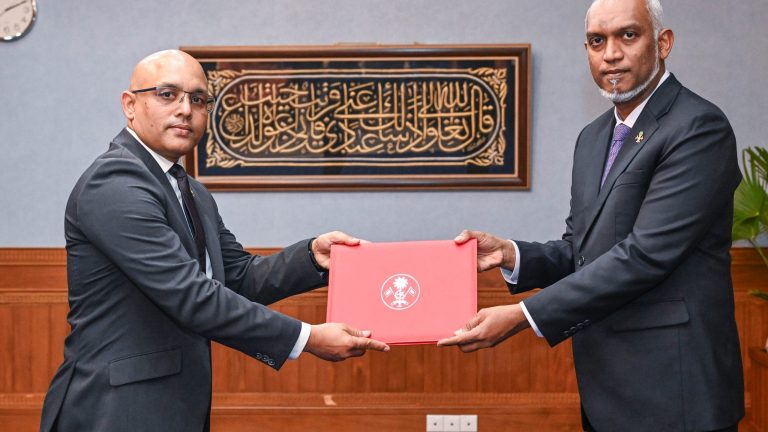 އެލްޖީއޭގެ ރައީސްކަމަށް ފިނޭންސް މިނިސްޓަރު ހަސަން ޒަރީރު އައްޔަންކުރައްވައިފި