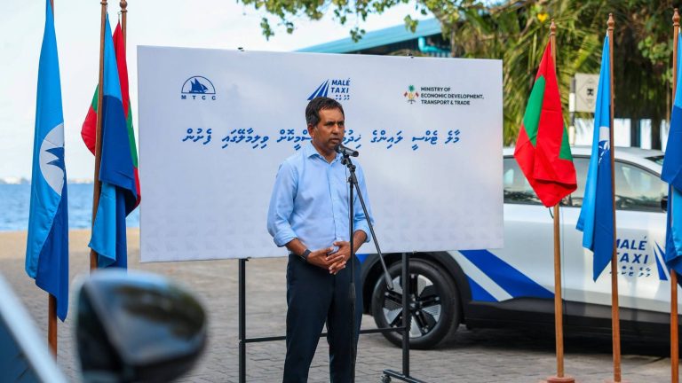 ވިލިމާލޭގައި މާލޭ ޓެކްސީ ލައިން ގެ ޚިދުމަތް ރަސްމީކޮށް ފަށައިފި