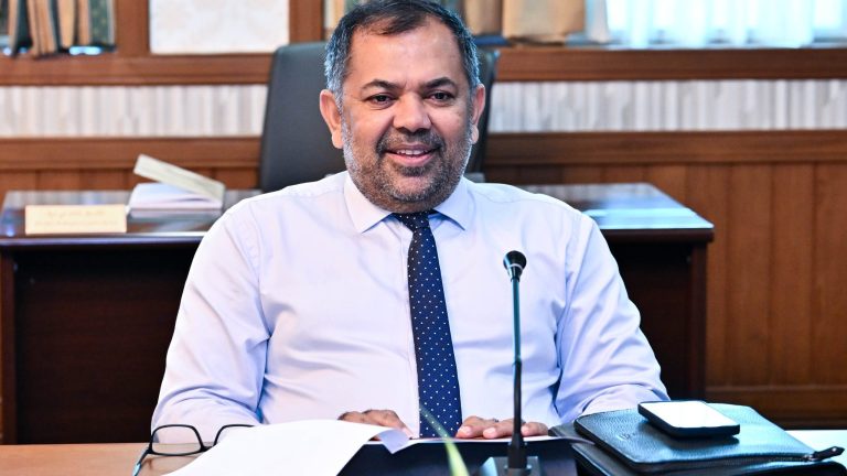 ފިނޭންސް މިނިސްޓަރު ޒަމީރު އިސްތިއުފާ ދެއްވައިފި