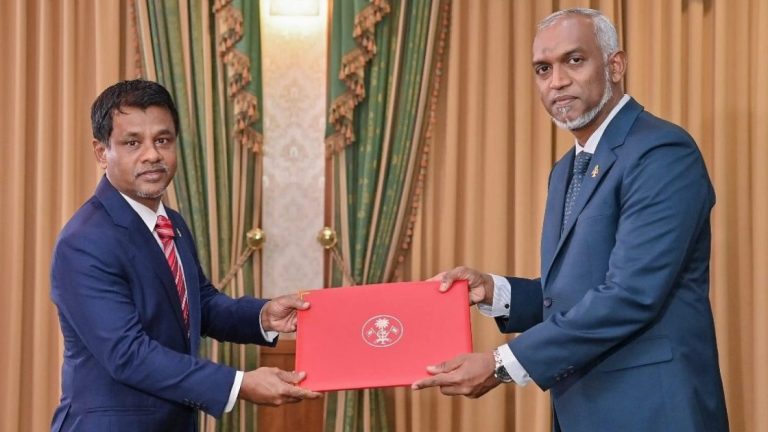 ނާޒިމް މިނިސްޓަރު ފެންވަރުގައި ރައީސް އޮފީހަށް