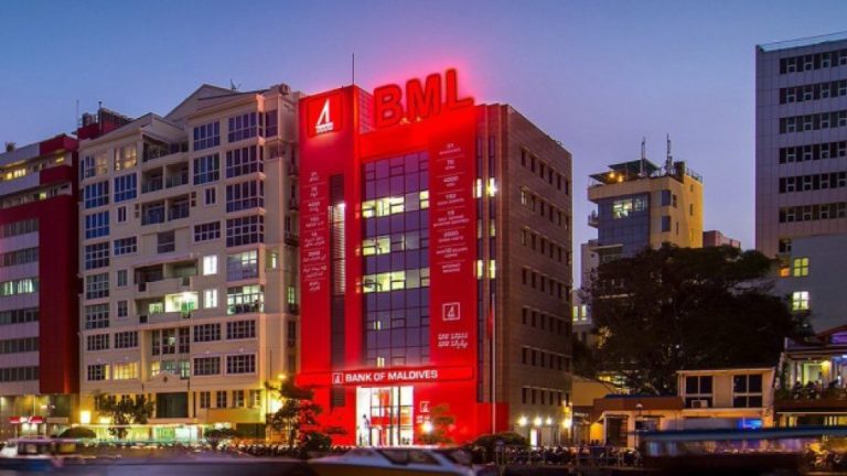 ބީއެމްއެލް ޔޫއެސްޑީ ޑެބިޓް ކާޑު ޕްރޮމޯޝަން: 1,000 ޑޮލަރު ހޯދުމުގެ ފުރުސަތެއް!