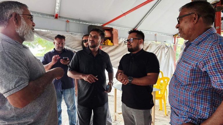 މިފްކޯގެ ސީއީއޯ އަނަސް، ތިނަދޫގެ މަސްވެރިންނާ ބައްދަލުކުރައްވައިފި