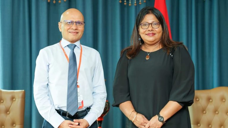 ޞިއްޙީ ދާއިރާ ކުރިއެރުވުމަށް ދިރާގާއެކު މަސައްކަތް ކުރުމަށް މަޝްވަރާކޮށްފި