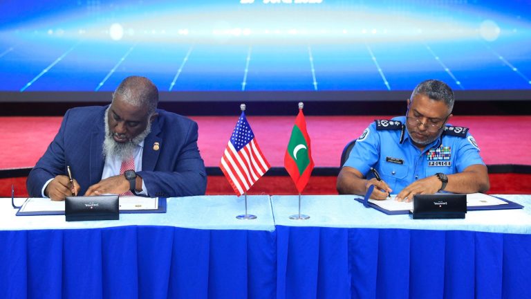 ތަންފީޒީ އިދާރާތަކުގެ ގުޅުން ހަރުދަނާކުރުމަށް އެމެރިކާއާއެކު ފަހުމުނާމާއެއްގައި ސޮއިކޮށްފި
