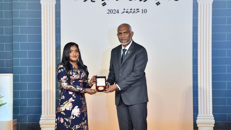 މަތީ ދަރަޖަ ހޯދާ ފަރާތްތަކަށް ދޭ ޚާއްޞަ އިނާމަށް ކުރިމަތިލުމަށް ހުޅުވާލައިފި