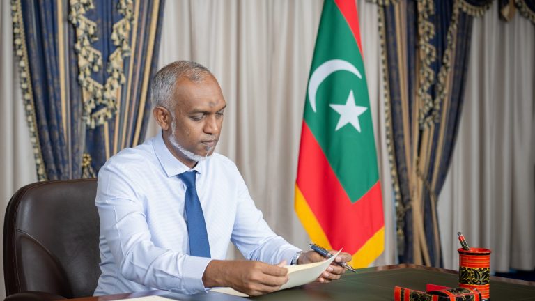 ސިނގިރޭޓުން ނަގާ ޑިއުޓީ ކުޑަކޮށް އެކްސްޕޯޓް އިމްޕޯޓްގެ ޤާނޫނަށް 20 ވަނަ އިޞްލާޙު ގެނައުމުގެ ބިލު ތަޞްދީޤުކުރައްވައިފި