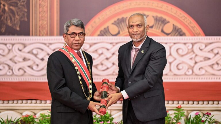 ޑރ. މުޙައްމަދު ލަޠީފަށް ނިޝާން ޢިއްޒުއްދީނުގެ ޢިއްޒަތުގެ ވެރިކަން އަރުވައިފި