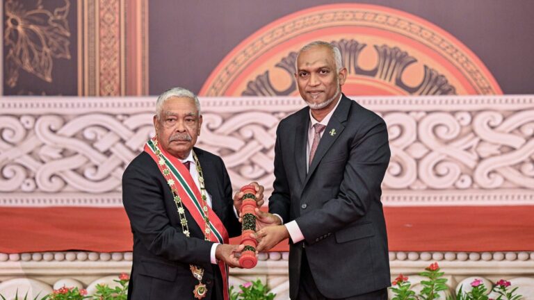 ޙުސައިން ޢަފީފަށް ނިޝާން ޢިއްޒުއްދީނުގެ ޢިއްޒަތުގެ ވެރިކަން އަރުވައިފި