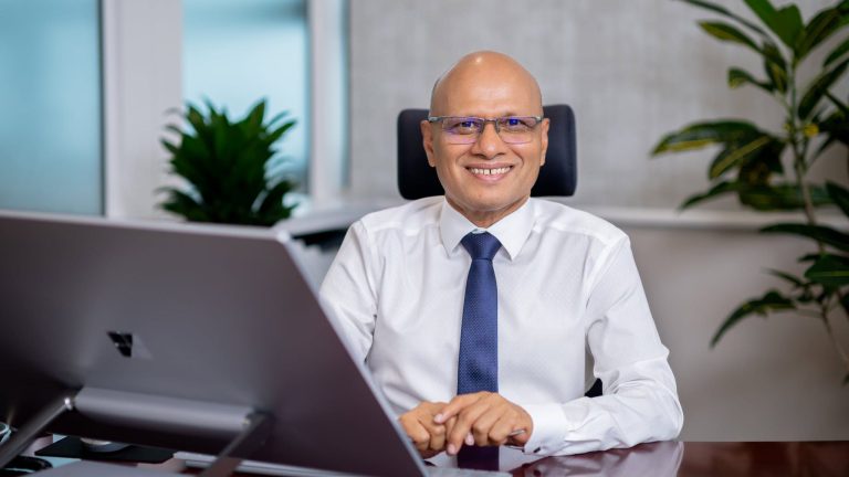 40 އަހަރުގެ ހިދުމަތަށްފަހު ދިރާގުގެ ސީއީއޯ އިސްމާއީލް ރަޝީދު ރިޓަޔާކުރައްވަނީ