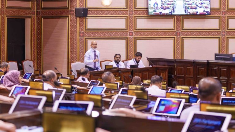 ޕޭ ފްރޭމްވޯކް އިސްލާހުކުރާނީ ޓީޗަރުންނާ ގުޅިގެން: އެޑިޔުކޭޝަން މިނިސްޓަރ