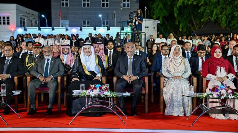 މިނިވަން ދުވަހުގެ މައިދާނީ ހަރަކާތްތައް ރައީސްގެ ދެކަނބަލުންނާއި ޚާއްޞަ މެހުމާނުން ބައްލަވާލައްވައިފި