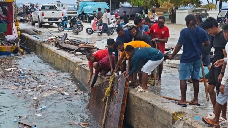 ފަރަށް އެރި ސަފާރީގެ ބައިތައް ލައްގާތީ މާފުށީ ބަނދަރު ސާފުކޮއްފި