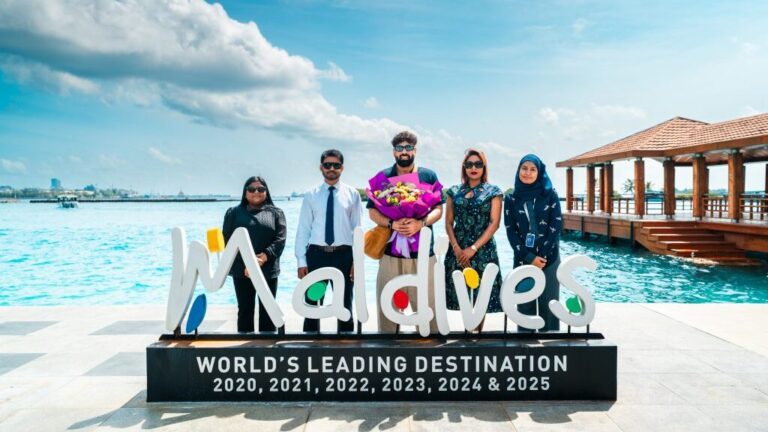 ރާއްޖެ އިޝްތިހާރުކުރުމަށް އިންޑިއާގެ މަޝްހޫރު ރެޕާ ބާދުޝާ ރާއްޖެ އަތުވެއްޖެ