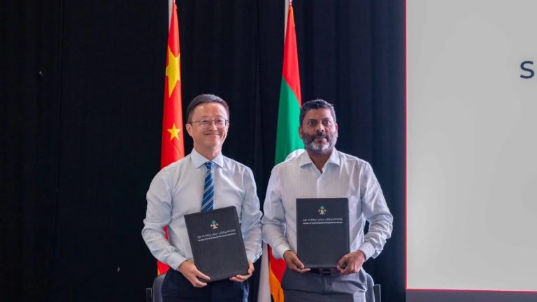 ޗައިނާ ސަރުކާރުން ރާއްޖެއަށް ކުޅިވަރު ސާމާނު ހަދިޔާކޮށްފި