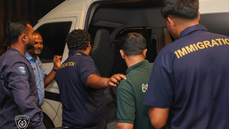 ގަވާއިދާ ޚިލާފަށް އުޅުނު 12،000 އަށްވުރެ ގިނަ ބިދޭސީން ޑީޕޯޓުކޮށްފި
