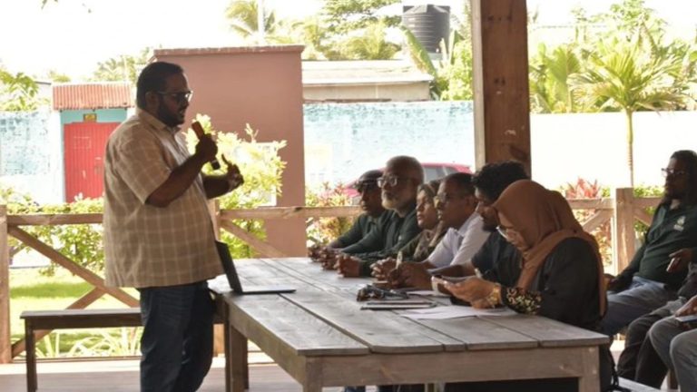 އައްޑޫ އަދި ފުވައްމުލަކު ނޭޗަރ ޕާކު ތަރައްގީކުރުމުގެ އަމަލީ މަސައްކަތަށް ތައްޔާރުވުމަށް ތަމްރީނު ޕްރޮގްރާމެއް ބާއްވައިފި