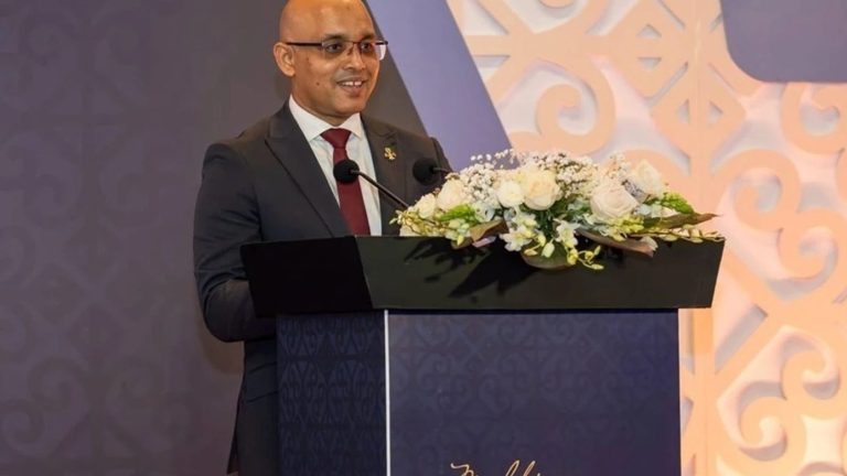 ސުކޫކް އަނބުރާ ދެއްކުމަކީ ރާއްޖޭގެ މާލީ ހާލަތަށް އޮތް އިތުބާރު ބޮޑުވެގެންދިޔަ ކަމެއް: މާލީ ވަޒީރު