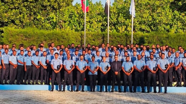 ފުލުހުންގެ ތާރީޚުގައި ހިންގާ ފުރަތަމަ “ބްލޫސް ރީ-ޓްރެއިނިންގ” ޕްރޮގްރާމް ފަށައިފި