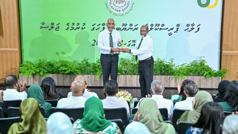 ފަލާޙް ޕްރީސްކޫލްގެ ރަންޔޫބީލް ޖަލްސާ ރައީސް މުޢިއްޒު ޝަރަފުވެރިކޮށްދެއްވައިފި
