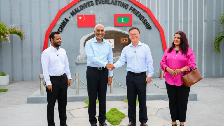 ރައީސް ޗައިނާ މޯލްޑިވްސް އެވަރލާސްޓިންގ ފްރެންޑްޝިޕް ޕާރކަށް ޒިޔާރަތްކުރައްވައިފި