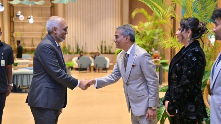 ބޭންކިންގ ދާއިރާގައި 80 ޕަސެންޓަށް ދިވެހިން އިތުރުކުރުމަކީ އެމްއެމްއޭގެ އަމާޒެއް: ގަވަރުނަރ މުނައްވަރު