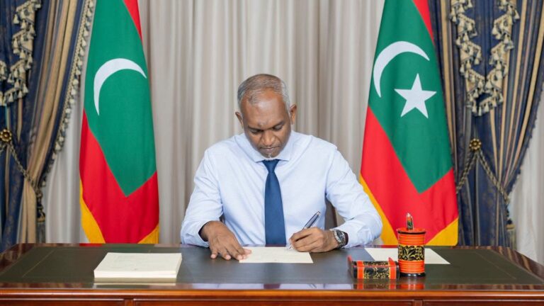 ޔުޓިލިޓީ ރެގިއުލޭޓަރީ އޮތޯރިޓީގެ ގާނޫނަށް ގެނައި އިސްލާހު ރައީސް ތަސްދީގު ކުރައްވައިފި