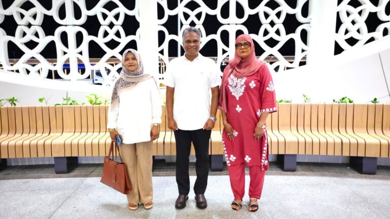 ”ސިޓީ ނެޓް“ ބައްދަލުވުމުގައި ބައިވެރިވެވަޑައިގަތުމަށް މޭޔަރު އާޒިމާއި ދެ ކައުންސިލަރުން މެލޭޝިއާއަށް ފުރާވަޑައިގެންފި