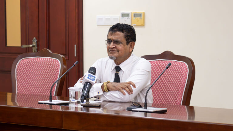 އިންފޮމޭޝަން ކޮމިޝަނަރު ކަމަށް ޢަބްދުލްޢަޒީޒް ޢައްޔަންކުރަން މަޖިލީހުން ފާސްކޮށްފި