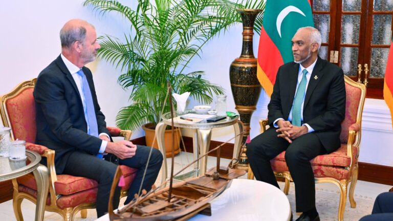 ޞިއްޙީ ދާއިރާއަށް އެހީތެރިކަން ފޯރުކޮށްދިނުމާ ގުޅޭގޮތުން ވarލްޑް ބޭންކާ މަޝްވަރާކުރައްވައިފި