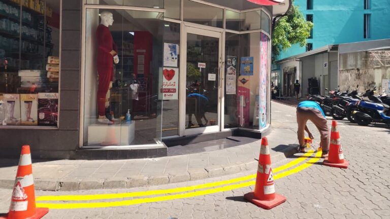 މާލޭގެ ކަންމަތިތަކުގައި ޕާކުކުރުން ހުއްޓުވުމަށް ރީނދޫ ރޮނގު ދަމަން ފަށައިފި