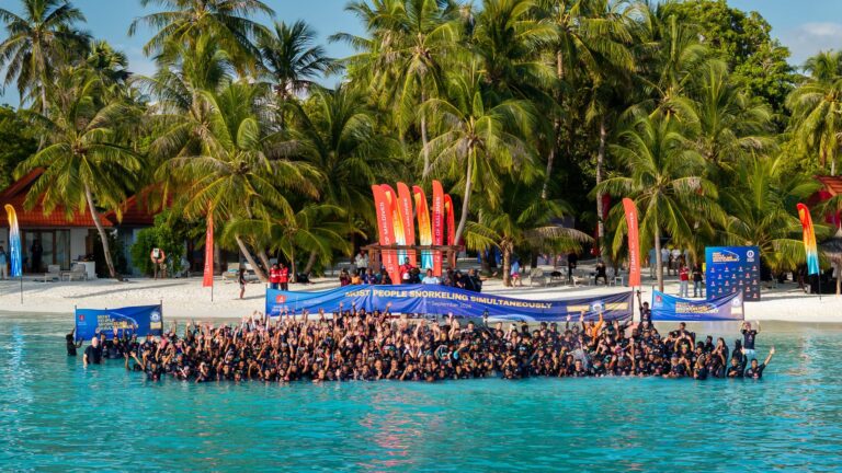 އެއްވަގުތެއްގައި އެންމެ ގިނަ މީހުން ސްނޯކްލިންގް ހެދުމުގެ ގިނިސް ރެކޯޑު ބީއެމްއެލްއިން ގާއިމުކޮށްފި
