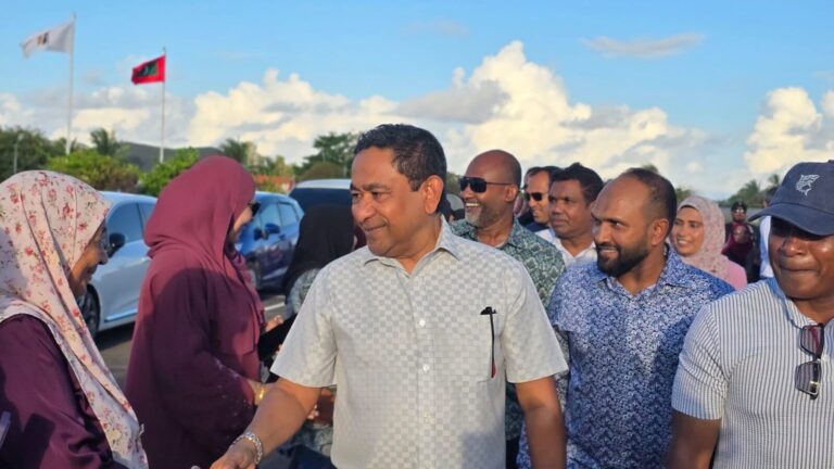 ތިން ވުޒާރާ އެނދި މައްސަލައިގައި ފުލުހަށް ހާރިޒުވާން ޗިޓާ ހަވާލުވެވަޑައިގަތުމަށް ރައީސް ޔާމީން ދެކޮޅު ހައްދަވައިފި