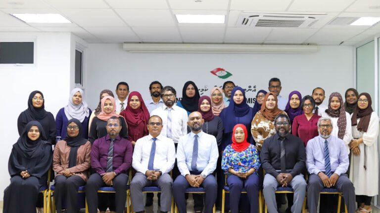 އޭސީސީގެ މުވައްޒަފުންނަށް ލީޑަރޝިޕް ޓްރެއިނިންގ ސީރީސްއެއް ފަށައިފި