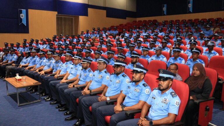 ފުލުހުންގެ ވަޒީފާއަށް ކުރިމަތިލުމުގެ ފުރުޞަތު ހުޅުވާލައިފި