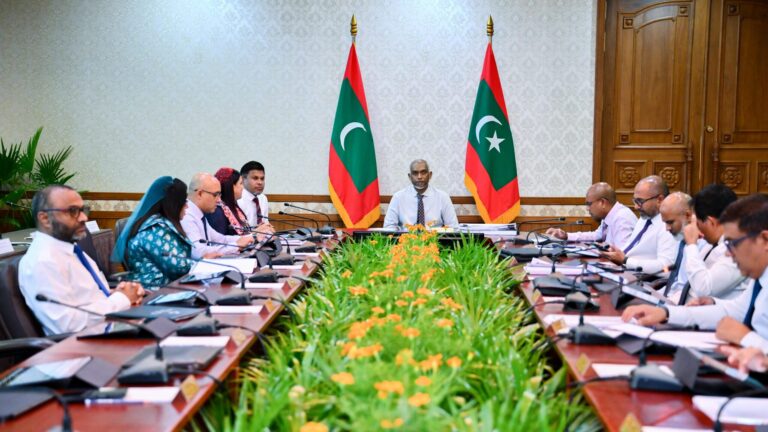 ތަރައްގީގެ މަޝްރޫއުތަކުގެ ދުވެލި ހަލުވިކުރުމާ ގުޅޭގޮތުން ވަޒީރުންގެ މަޖިލީހުގެ މަސައްކަތު ބައްދަލުވުމެއް ބާއްވައިފި