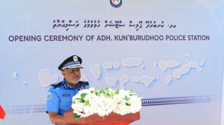 މަދު ފުލުހުން ތިބުނަސް ރައްޔިތުންނަށް އެންމެ ފުރިހަމަ ޚިދުމަތް ދިނުމަށް ސީޕީ އެދިވަޑައިގެންފި